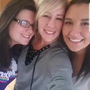 Meet your Posher, Hillary